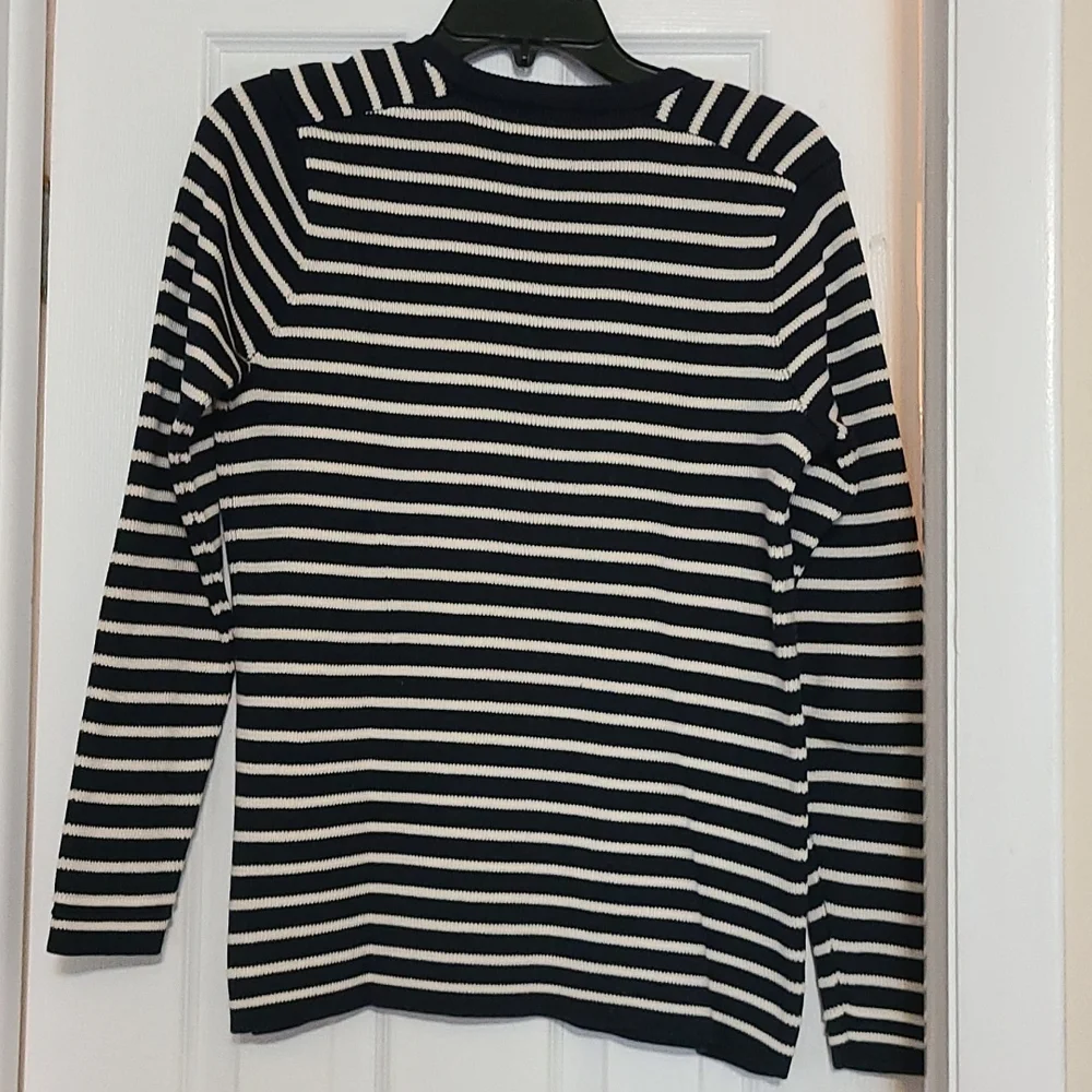 Clothes - Picture 3 of 3